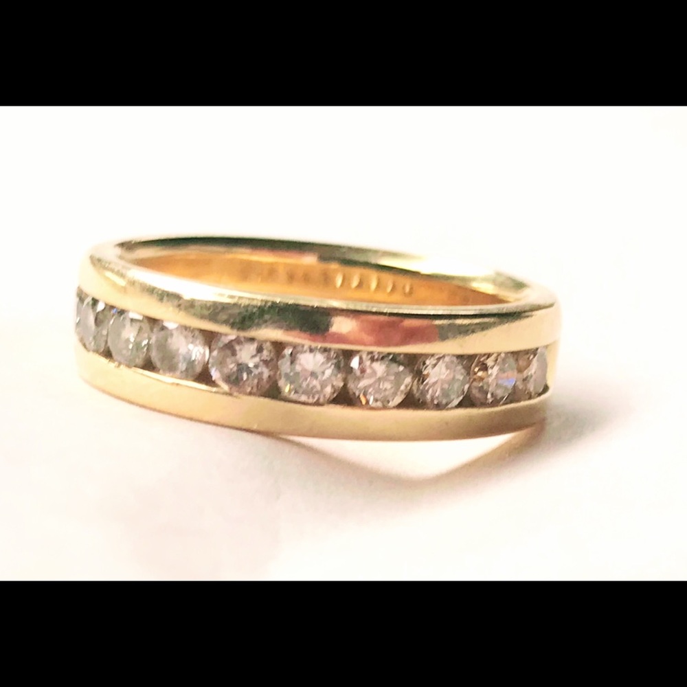 Unisex diamond and 14k yellow gold band ring w appraisal. Sz 8 sizable.70cttw